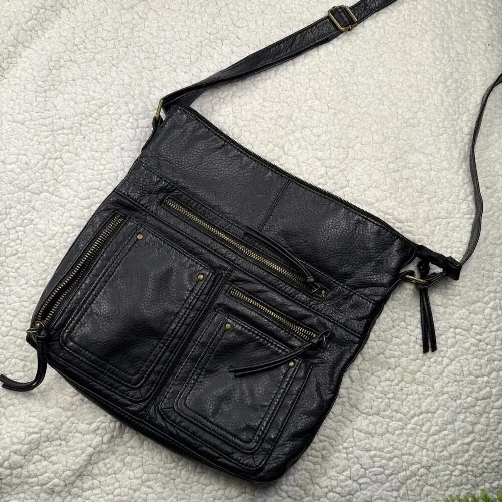 Bueno Black Leather Shoulder Bag
